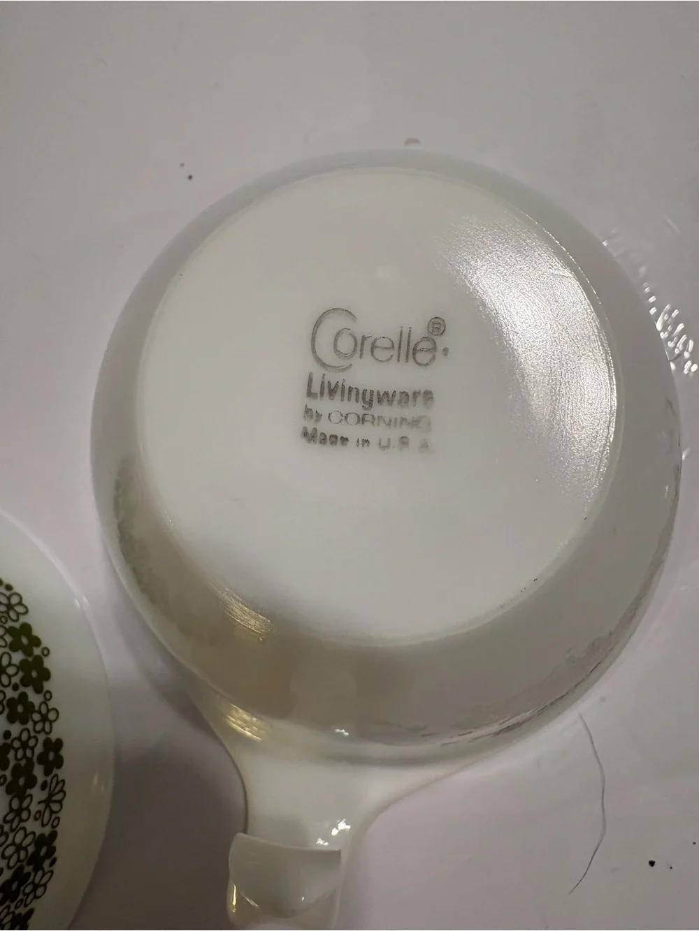 Vintage Corelle Crazy Daisy Spring Blossom Green Hook Handle Tea Cups Set Of 2